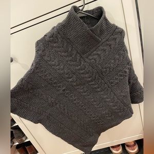 FUNNEL NECK WOOL CAPE